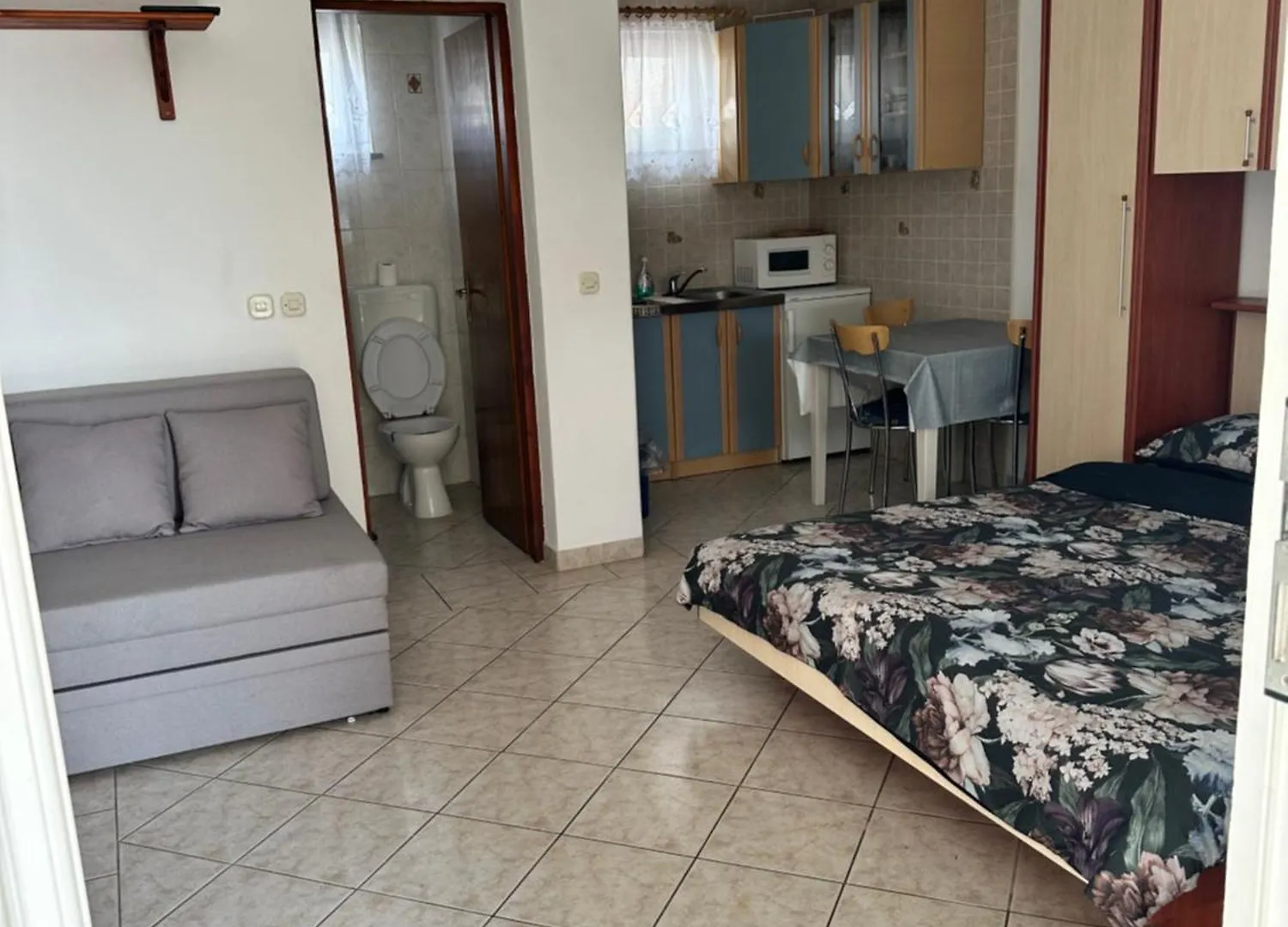 Apartments Kristina Vir